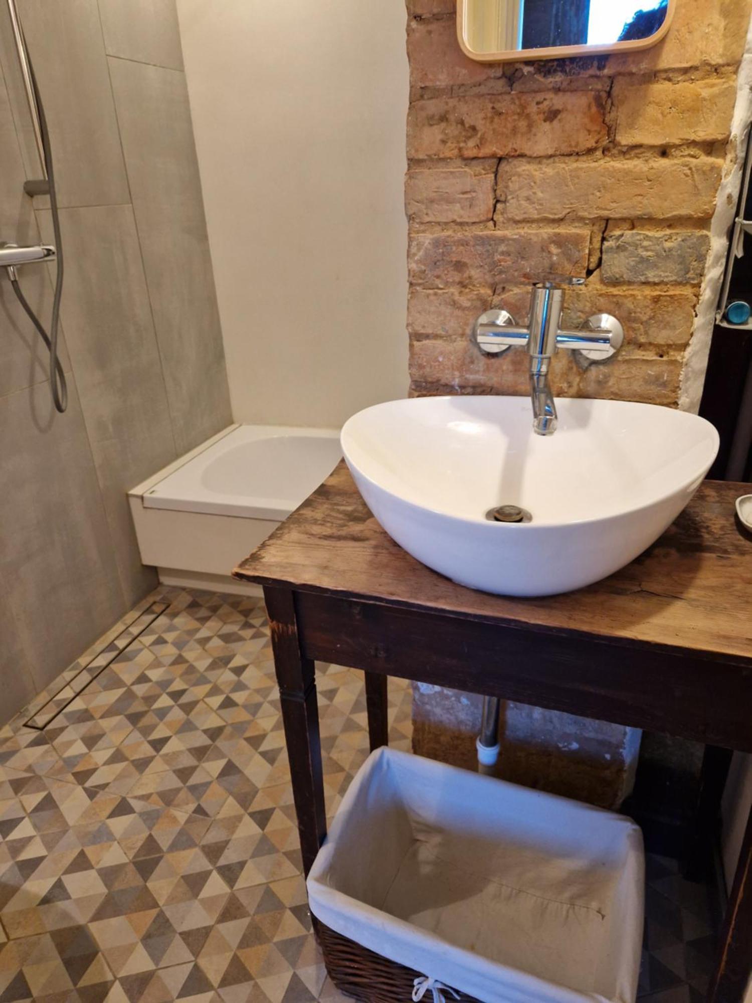 Hillside View House With Garden, Private Parking, Quiet Location - 12 Min To Old Town Anytime, Long Stays Welcome VNO Exterior foto